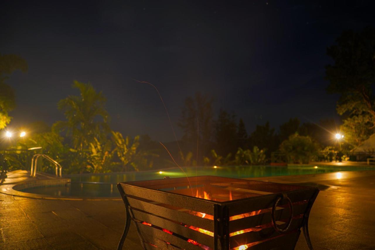 Amritara Ambatty Greens Resort Virajpet Eksteriør billede