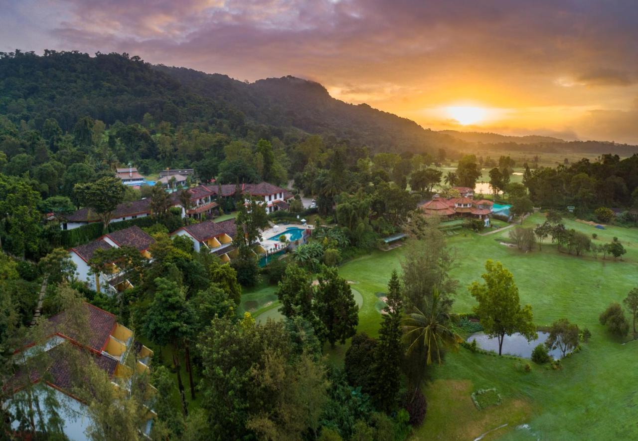 Amritara Ambatty Greens Resort Virajpet Eksteriør billede