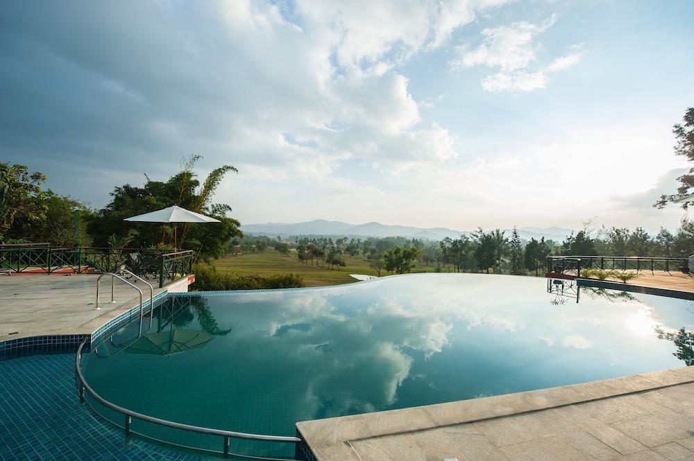 Amritara Ambatty Greens Resort Virajpet Eksteriør billede