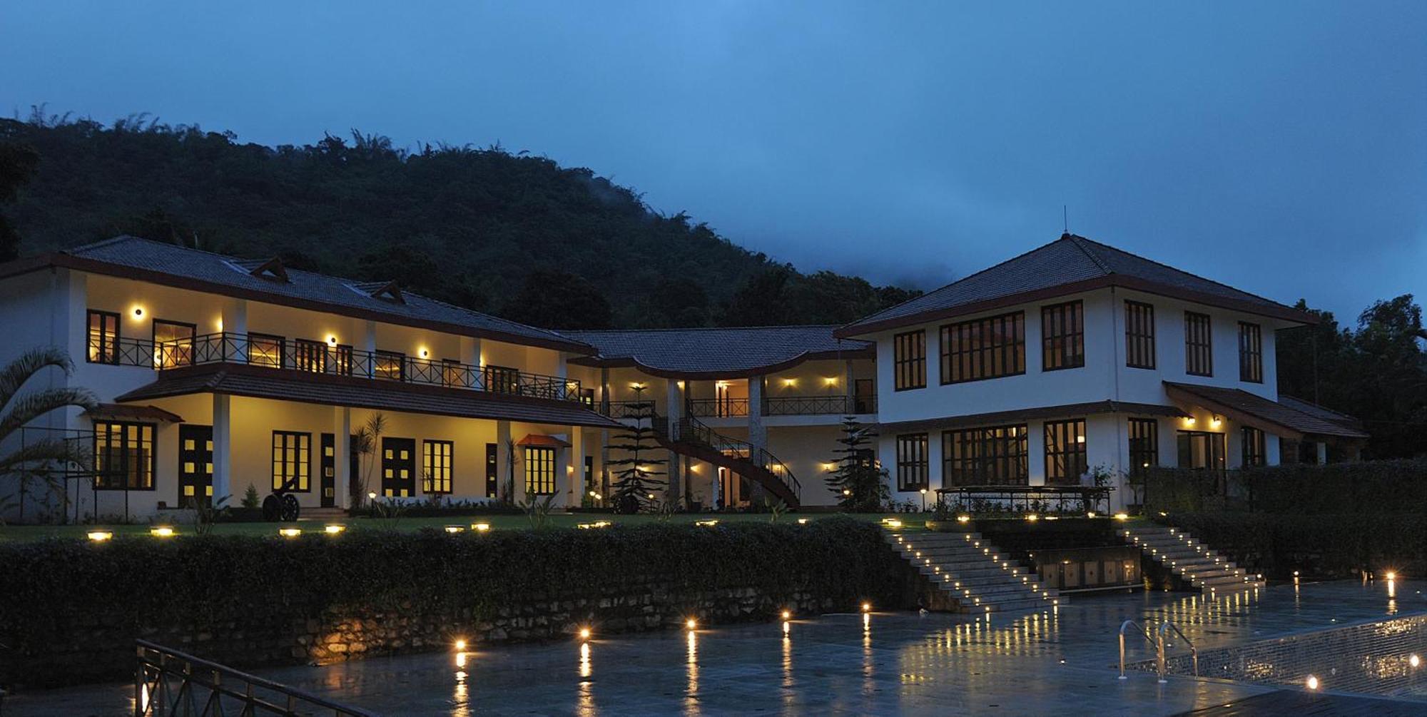 Amritara Ambatty Greens Resort Virajpet Eksteriør billede