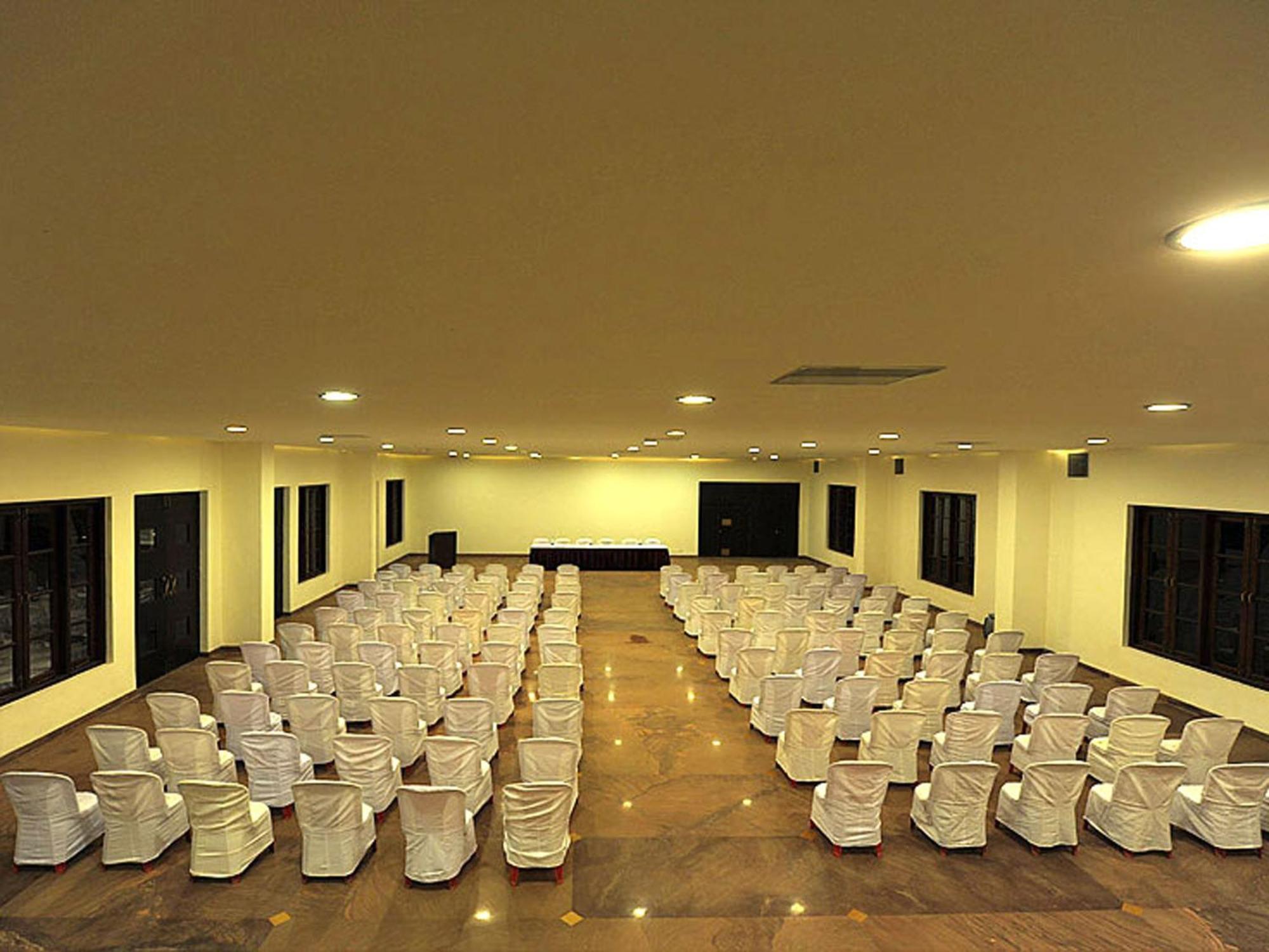 Amritara Ambatty Greens Resort Virajpet Eksteriør billede