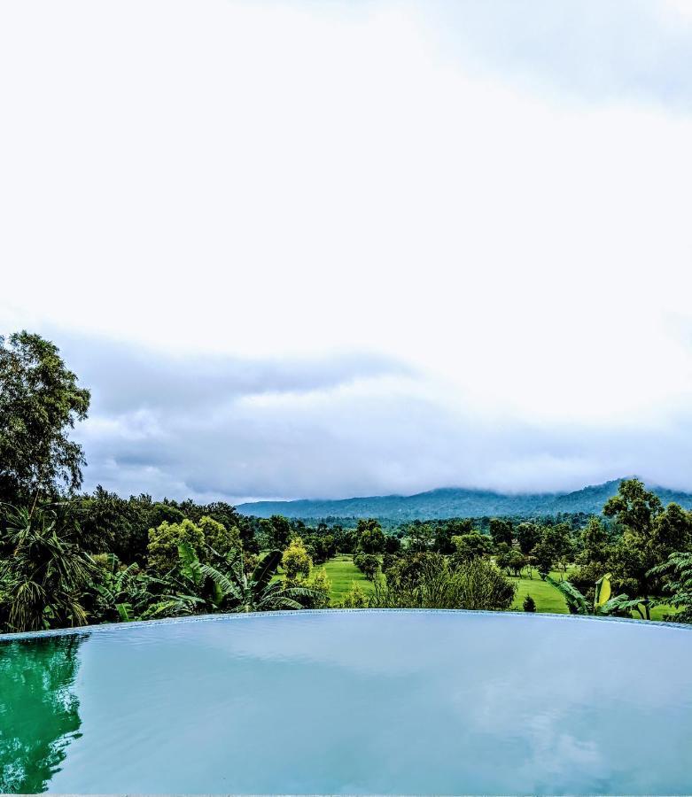 Amritara Ambatty Greens Resort Virajpet Eksteriør billede