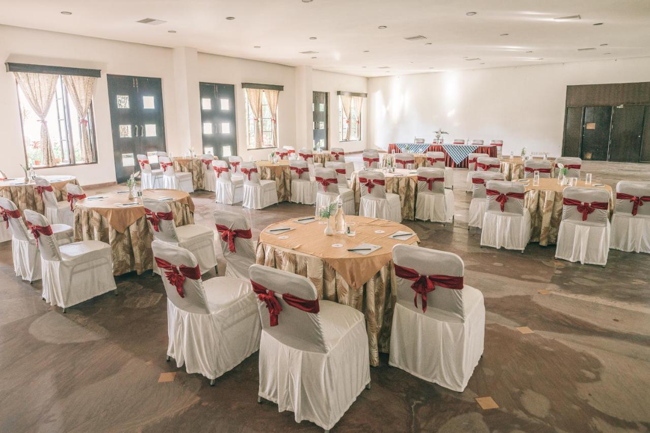 Amritara Ambatty Greens Resort Virajpet Eksteriør billede